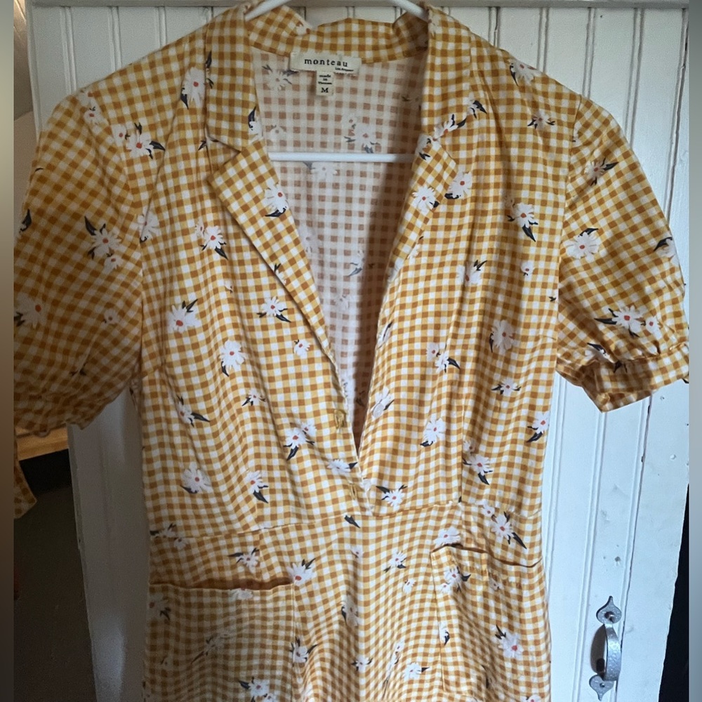 Bold and delicate tiny flower print dress